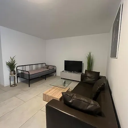 Ludwig Camas - * لودفيغسبرغ